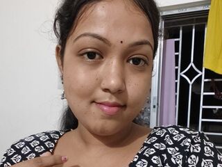 hot cam whore TrishaSaha