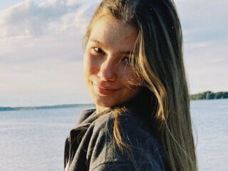 cam girl masturbating with dildo VanitaNadoff