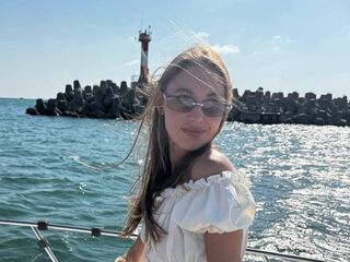 camgirl masturbating with vibrator YaekoBrowers