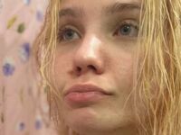 naughty camgirl YallyGreen